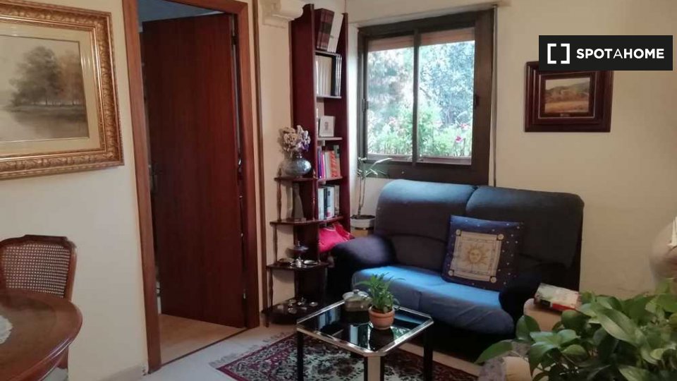 Double room Barcelona, 2 beds, 60m² — photo 3