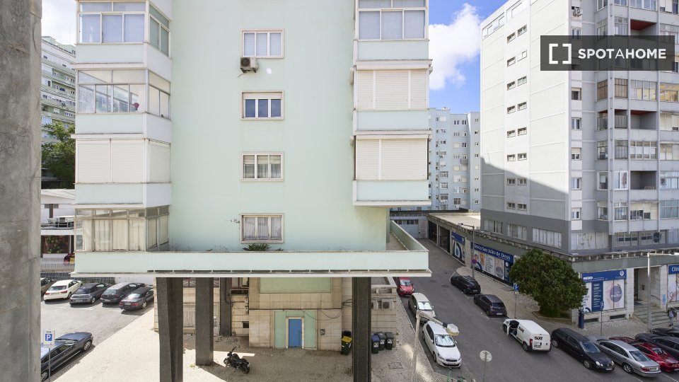 Double room Lisbon, 6 beds — photo 18