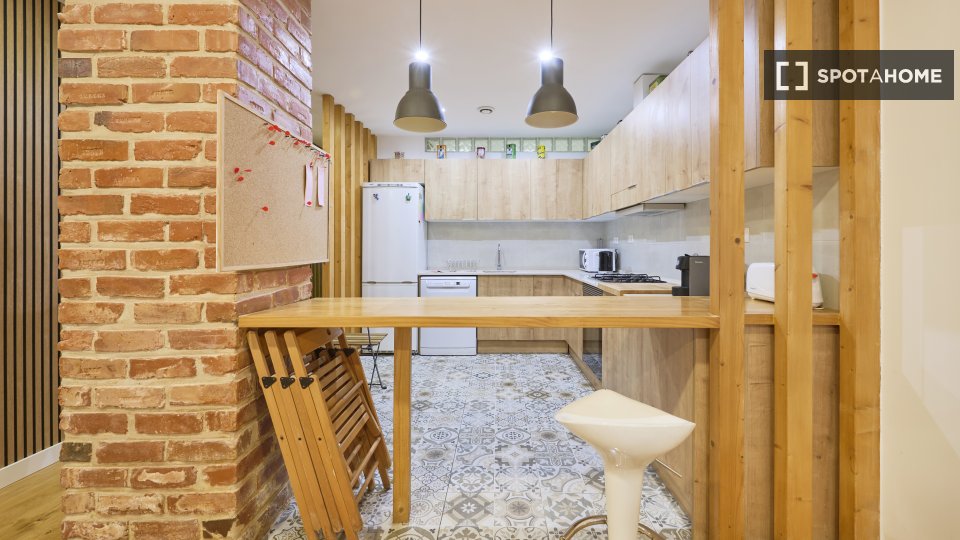 Apartment Lisbon, 2 beds, 65m² — photo 4