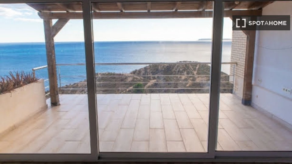 Apartment Alicante, 4 beds — photo 3