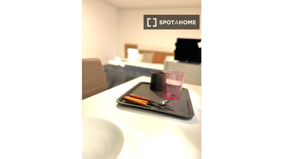 Double room Madrid, 8 beds, 160m² — photo 22