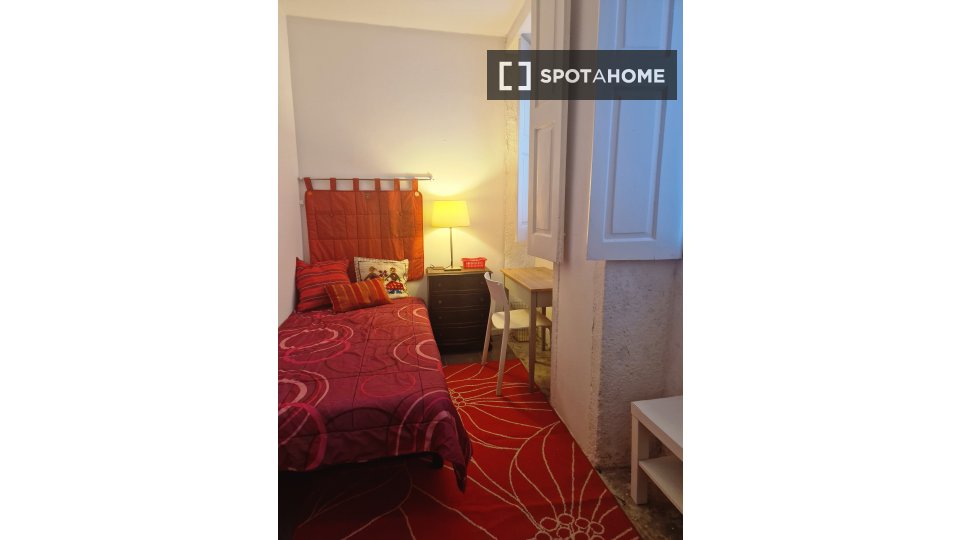 Double room Porto, 5 beds — photo 1