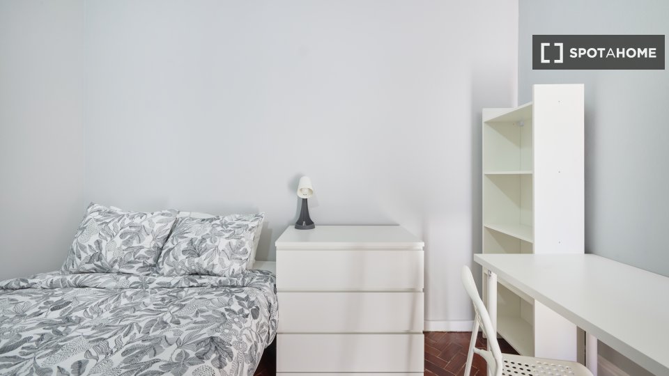 Double room Lisbon, 16 beds — photo 11
