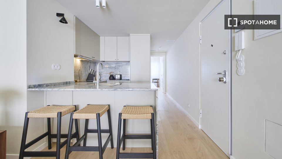 Apartment Lisbon, 1 bed — photo 15
