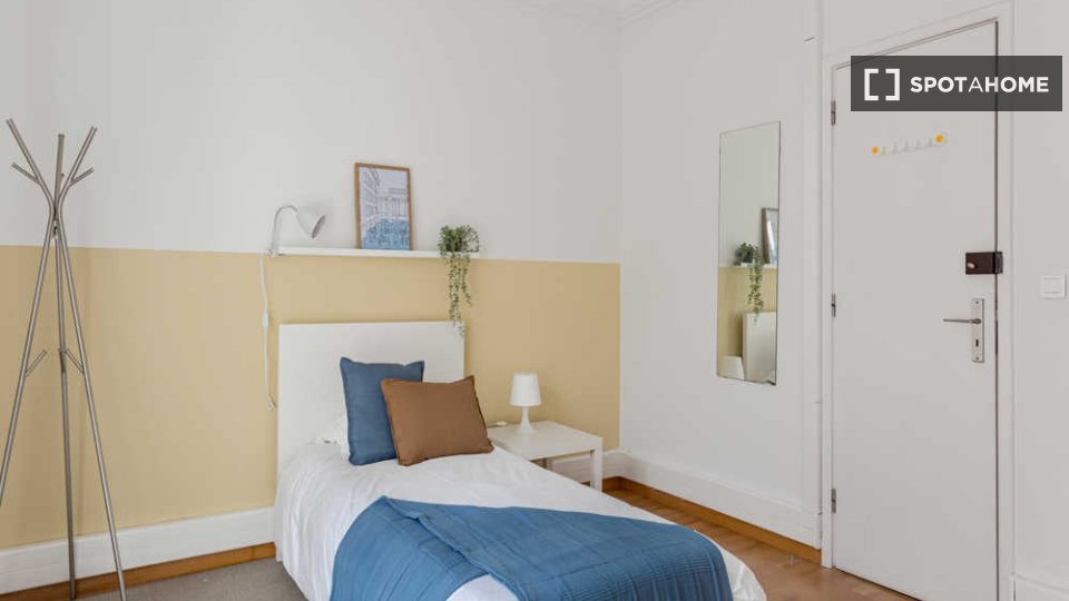 Double room Lisbon, 13 beds, 370m² — photo 9