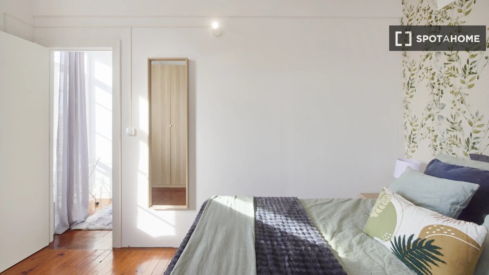 Double room Lisbon, 6 beds — photo 12