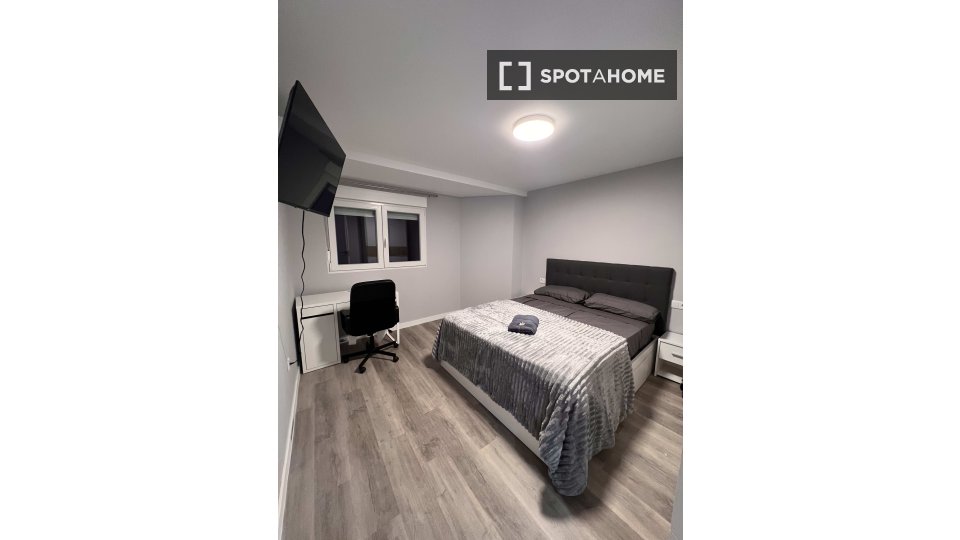 Double room Valencia, 5 beds, 100m² — photo 7