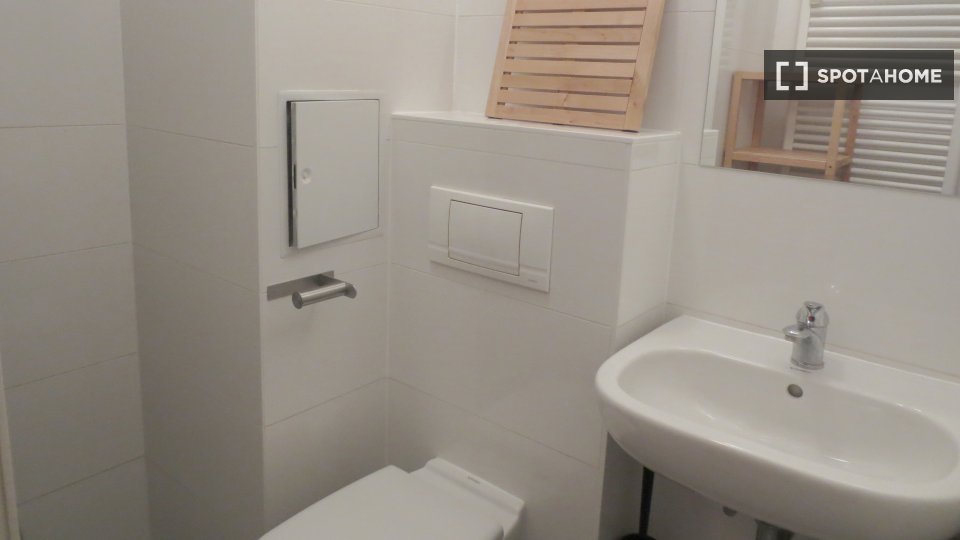Double room Berlin, 3 beds, 63m² — photo 12