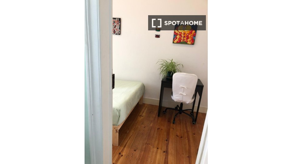 Apartment Lisbon, 2 beds, 65m² — photo 42