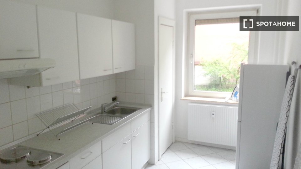 Double room Hamburg, 3 beds, 67m² — photo 12