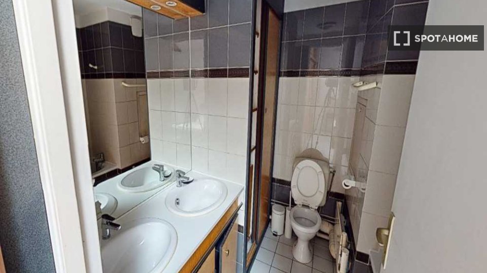 Double room Lyon, 5 beds, 120m² — photo 3