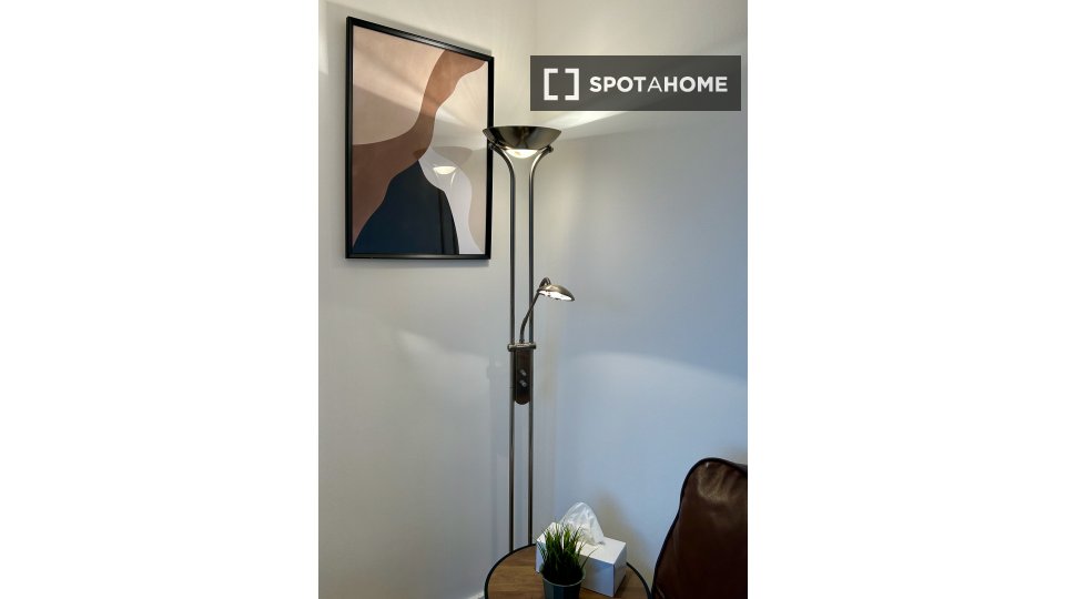 Apartment London, 2 beds — photo 18