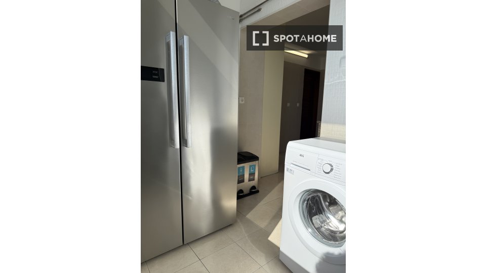 Double room Lisbon, 4 beds, 124m² — photo 16