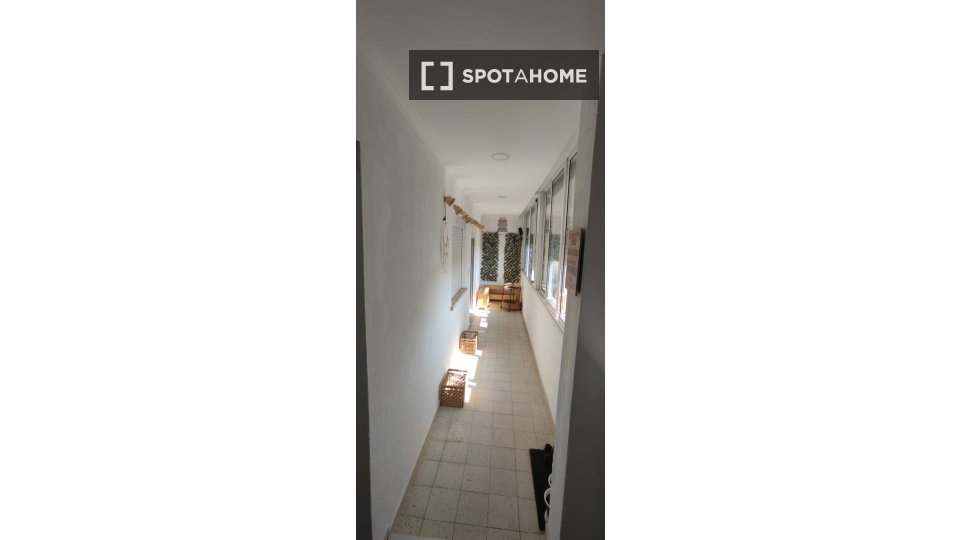 Double room Lisbon, 4 beds, 70m² — photo 17