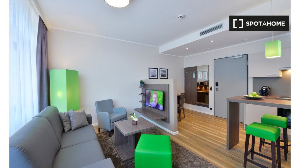 Apartment Hamburg, 1 bed, 45m² — photo 2