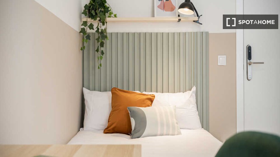 Double room Madrid, 16 beds — photo 28