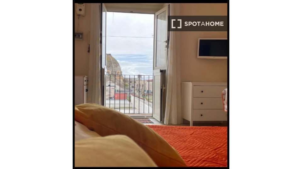 Apartment mono Naples — photo 1