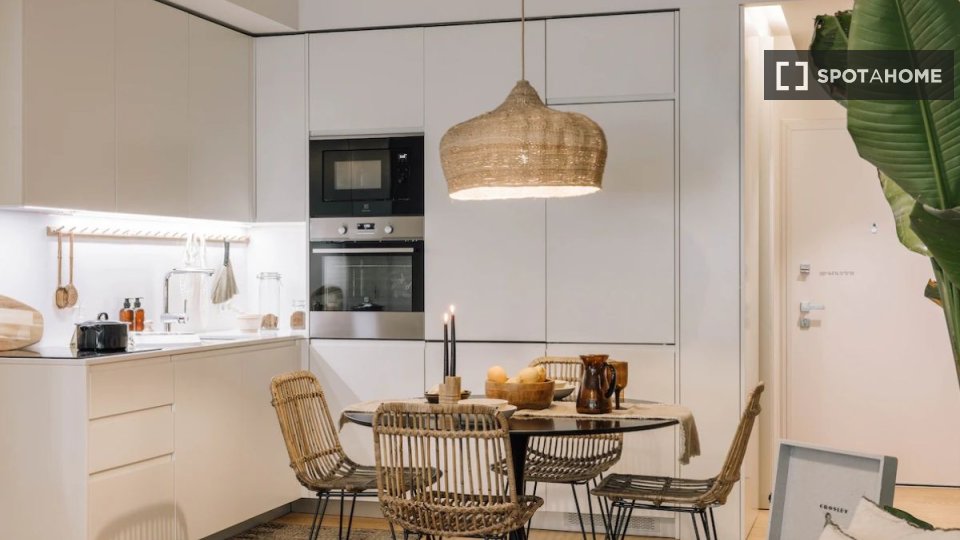 Apartment Lisbon, 2 beds — photo 15