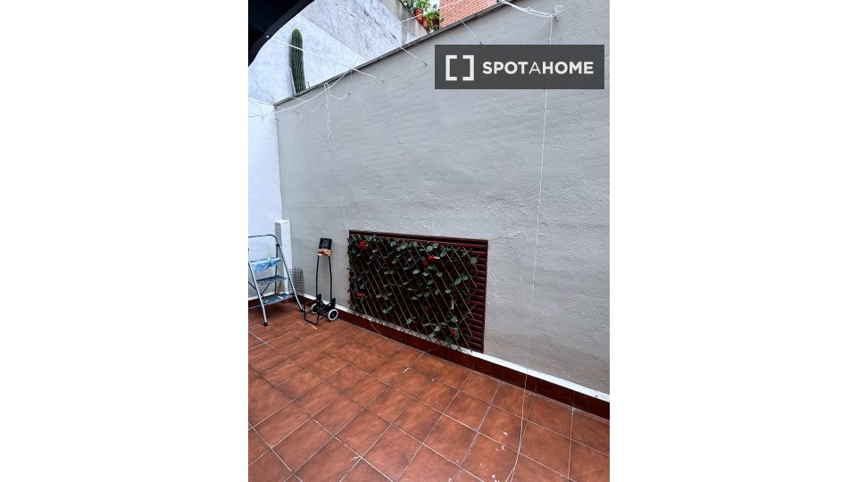 Double room Madrid, 2 beds, 70m² — photo 8