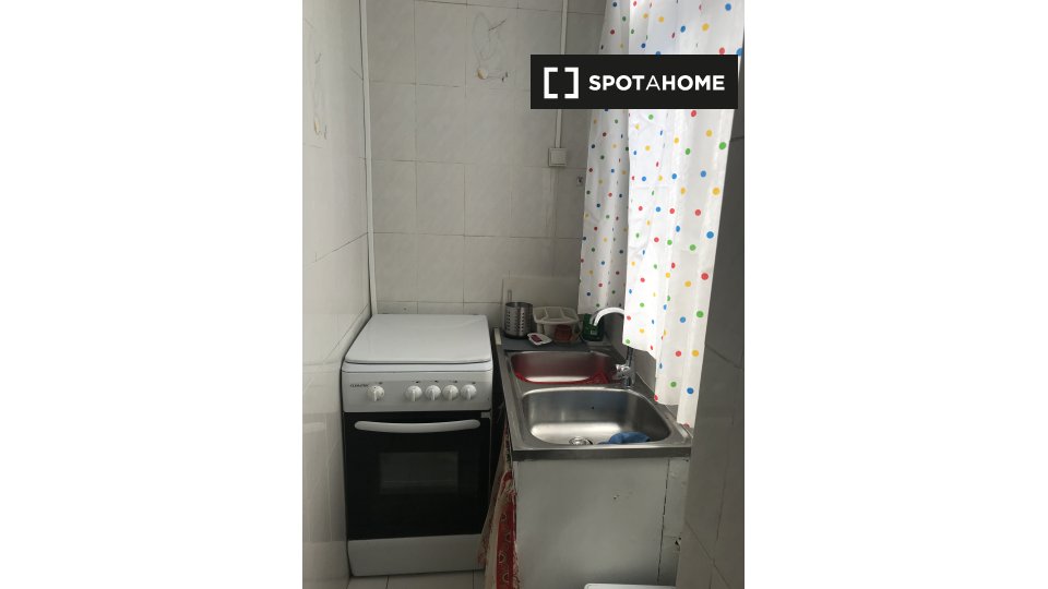 Double room Madrid, 3 beds, 52m² — photo 6
