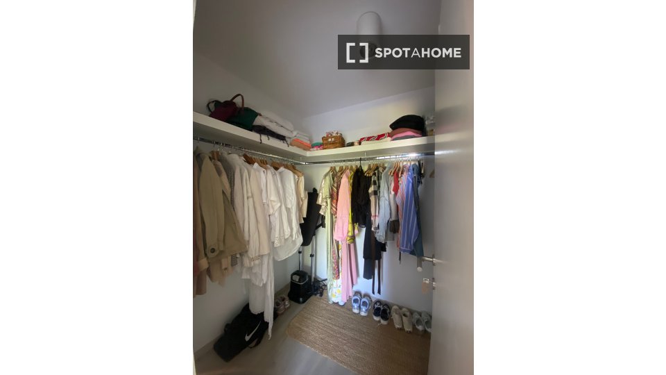 Double room Brussels, 5 beds, 225m² — photo 2