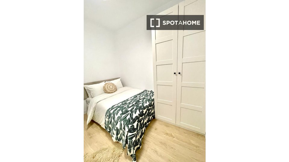 Double room Madrid, 9 beds — photo 15