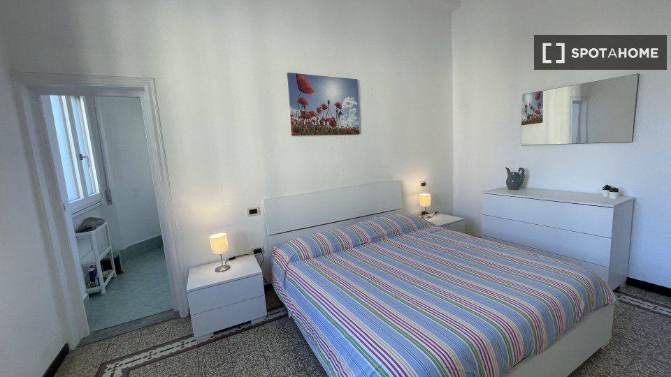 Double room Florence, 4 beds, 90m² — photo 10