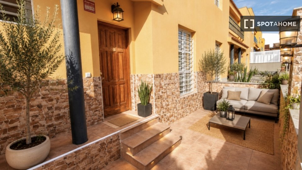 Apartment Santa_Cruz_De_Tenerife, 3 beds, 100m² — photo 1