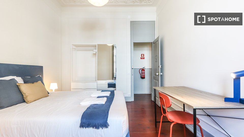 Double room Lisbon, 6 beds — photo 16
