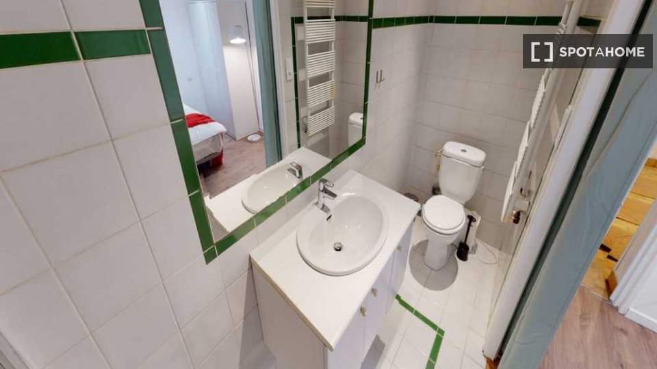 Double room Paris, 7 beds, 180m² — photo 34