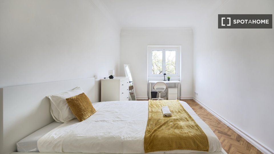 Double room Lisbon, 9 beds — photo 30