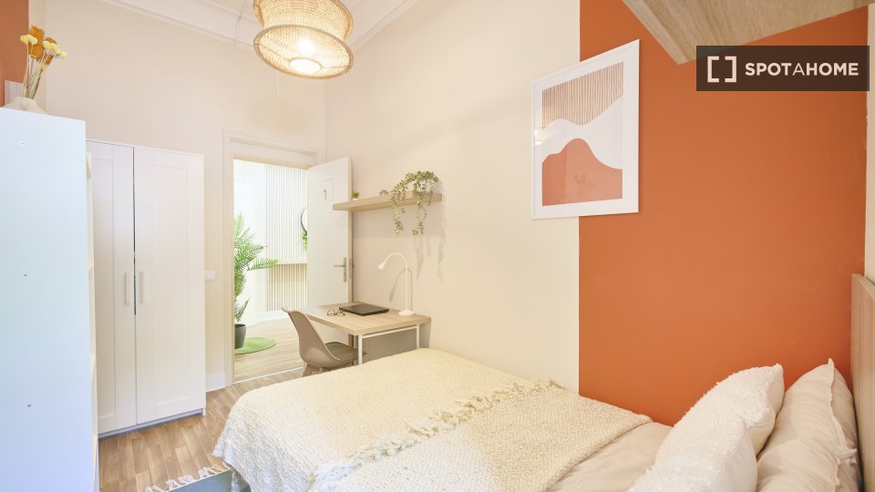 Double room Lisbon, 9 beds — photo 8