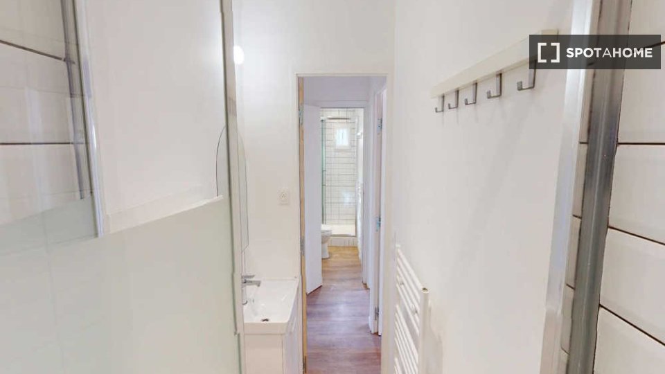 Double room Paris, 11 beds, 190m² — photo 19