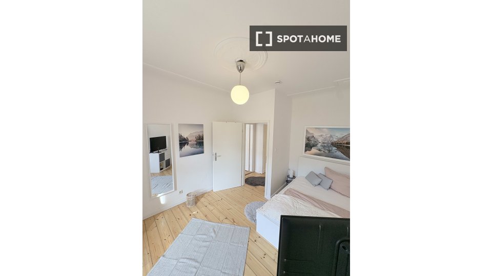 Double room Berlin, 3 beds, 20m² — photo 11