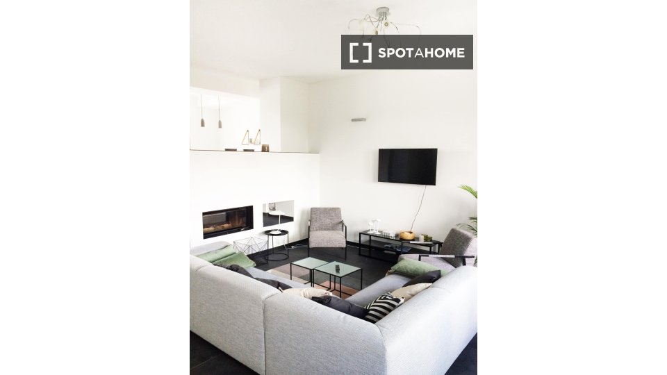 Double room Berlin, 4 beds, 171m² — photo 15