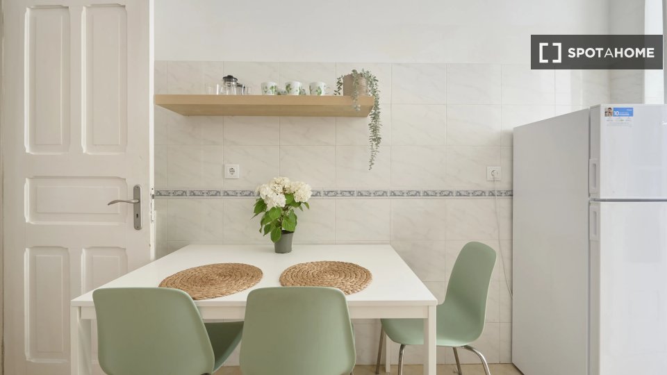 Double room Lisbon, 6 beds — photo 9