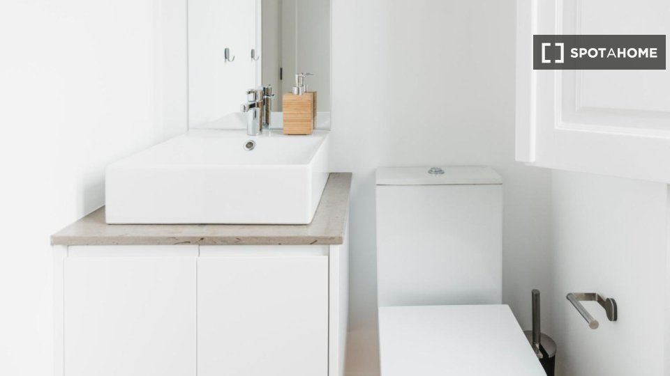 Apartment Lisbon, 1 bed, 55m² — photo 16