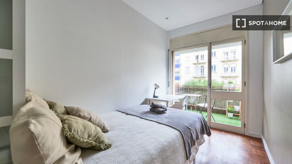 Double room Lisbon, 10 beds — photo 30