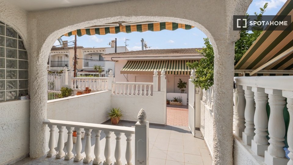Apartment Alicante, 2 beds, 70m² — photo 14
