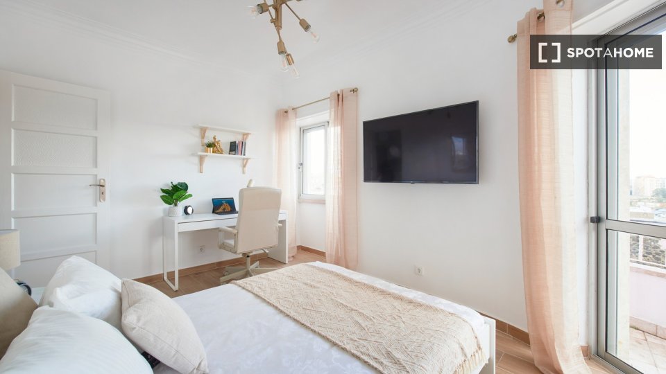 Double room Lisbon, 4 beds — photo 50