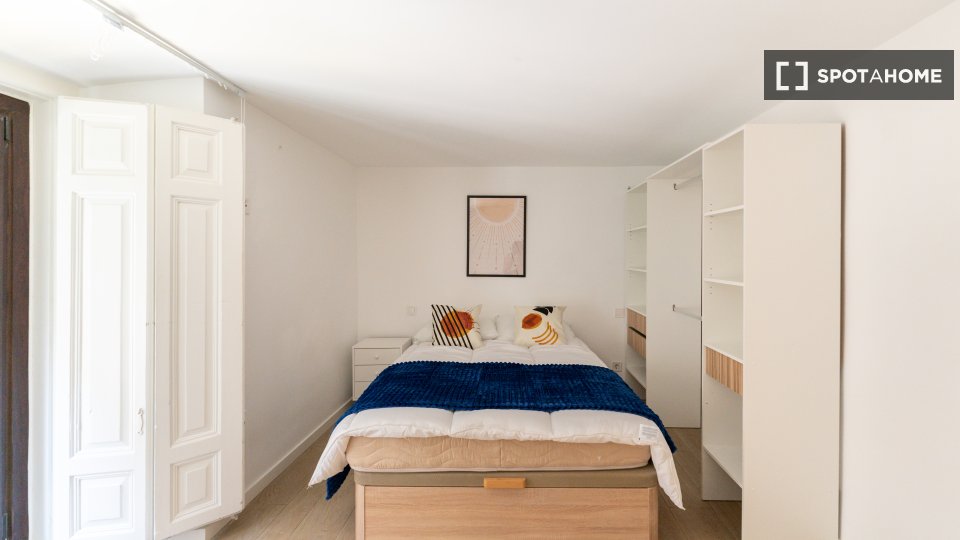 Double room Madrid, 6 beds — photo 49