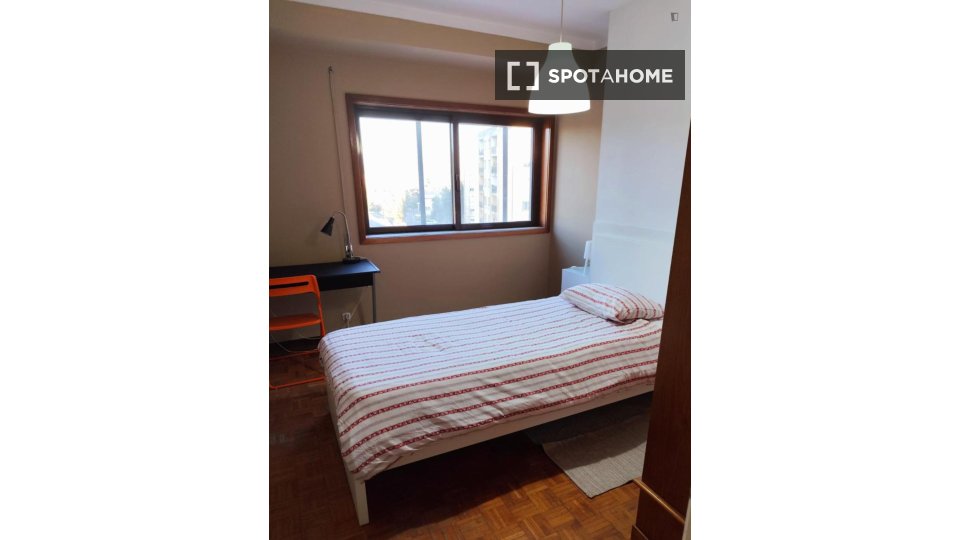 Double room Porto, 5 beds, 100m² — photo 2