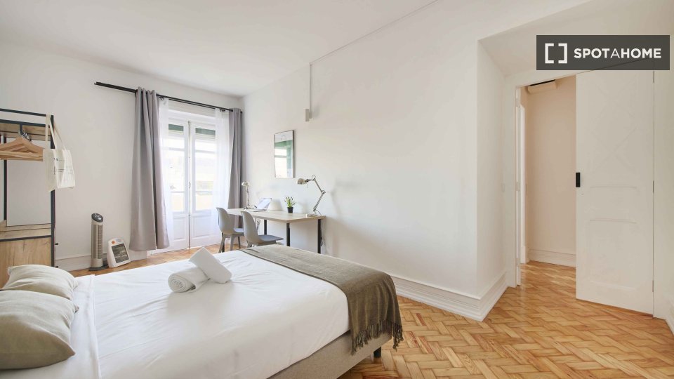 Double room Lisbon, 7 beds — photo 31