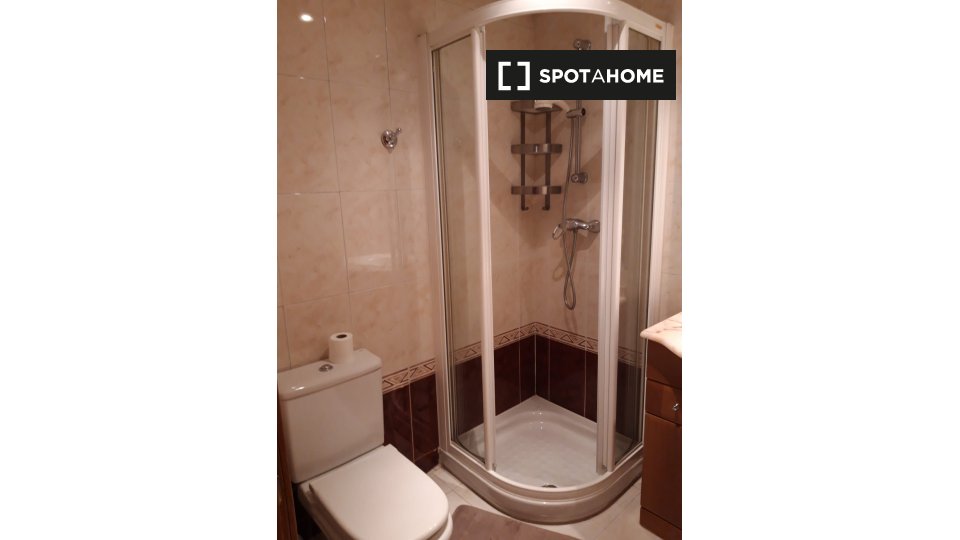 Double room Madrid, 2 beds, 80m² — photo 5