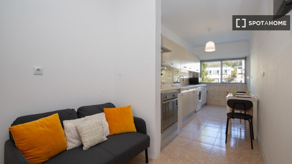 Double room Lisbon, 4 beds, 100m² — photo 11