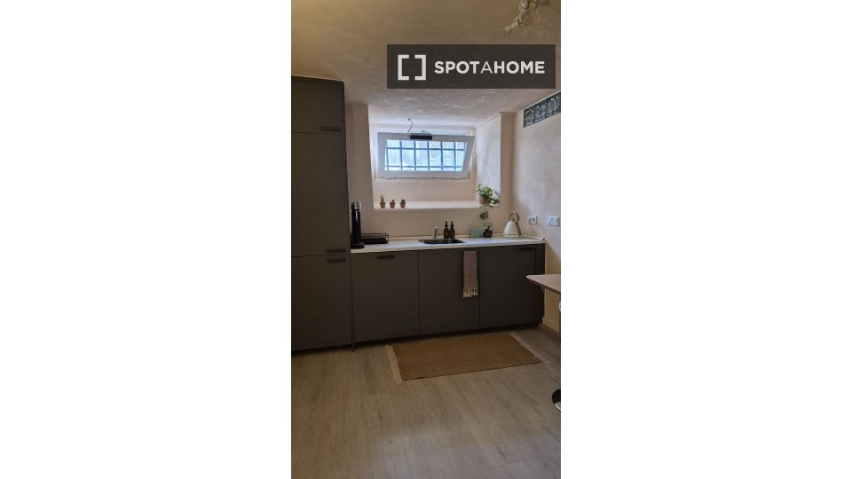 Apartment Lisbon, 2 beds, 84m² — photo 11