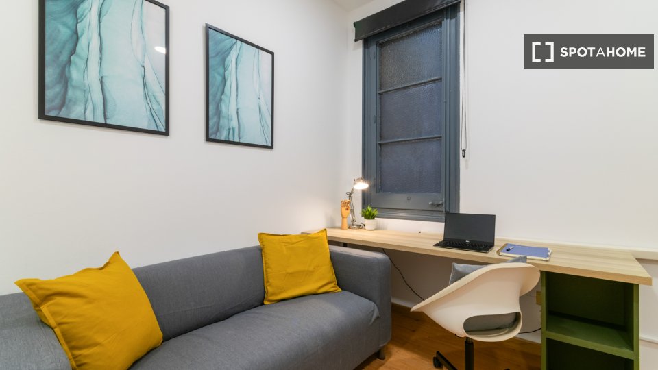 Double room Barcelona, 9 beds, 285m² — photo 17