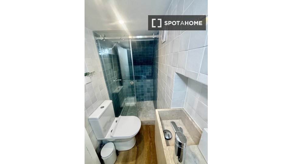 Apartment Lisbon, 3 beds, 135m² — photo 37