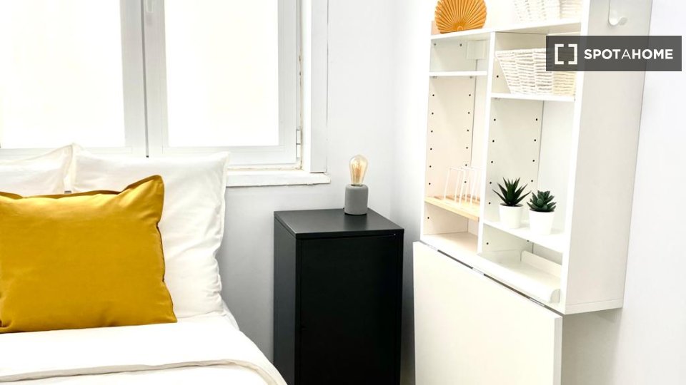 Double room Madrid, 9 beds — photo 9