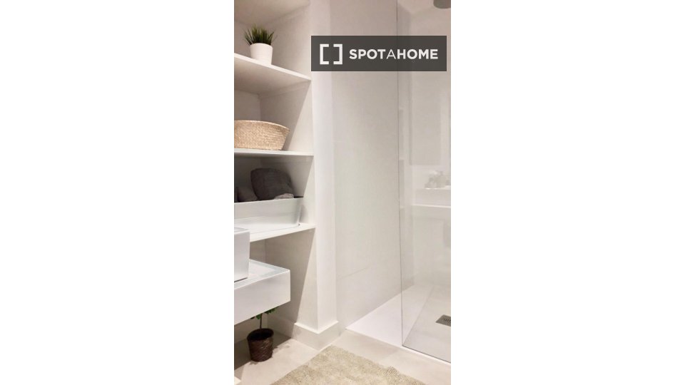 Apartment Barcelona, 2 beds — photo 11